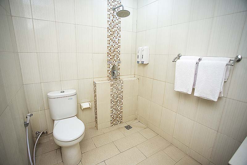 Kuta Bungalow - Bathroom
